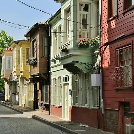 Authentic Oldcity Apartahotel